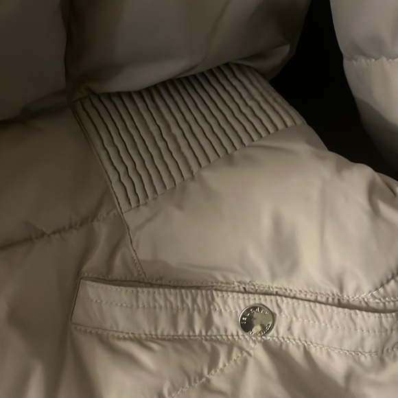 3/4 Women’s Winter Puffer - Picture 4 of 6